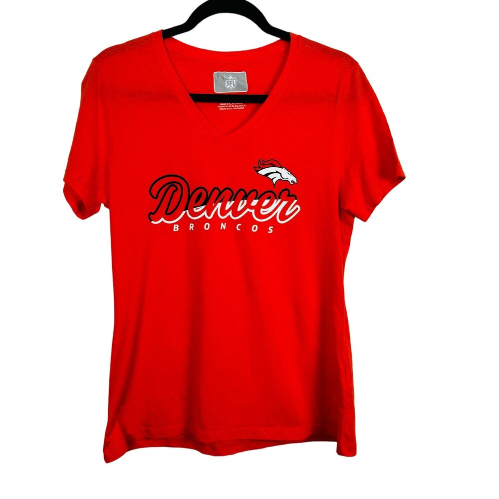 NFL Denver Broncos V Neck T-Shirt Size Medium Football Orange Short Sleeve M